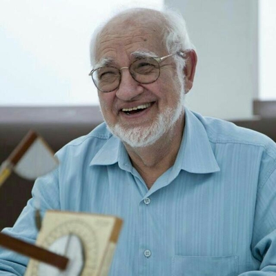 Professor Francisco Prado e um teodolito astronômico